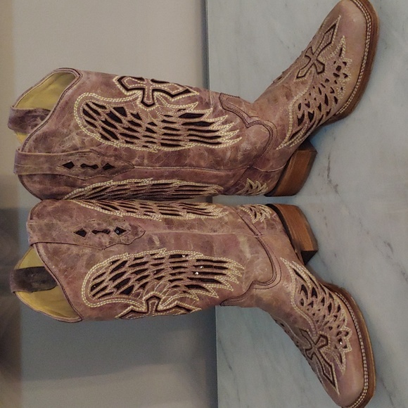 Corral Wing and Cross Boots
